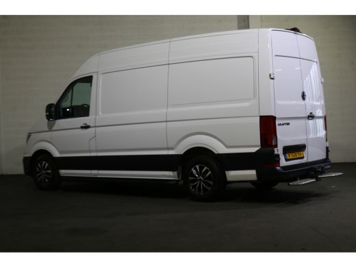 Volkswagen Crafter 2.0 TDI 177pk L3 H3 Automaat Airco Navigatie Camera Trekhaak ActivLease financial lease