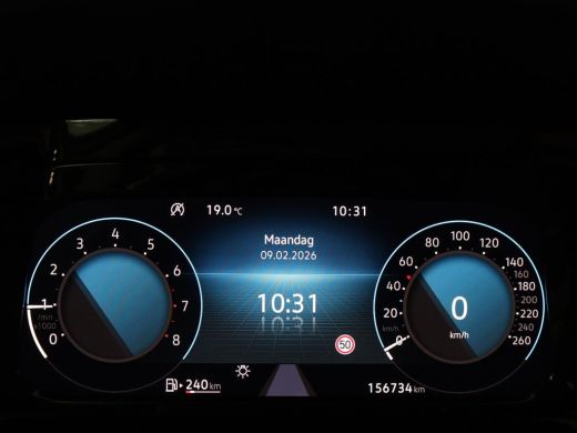 Volkswagen Golf 1.0 TSI Life | Carplay | Sfeerverlichting | Adaptive cruise | Navigatie | Parkeerhulp | Climate c... ActivLease financial lease