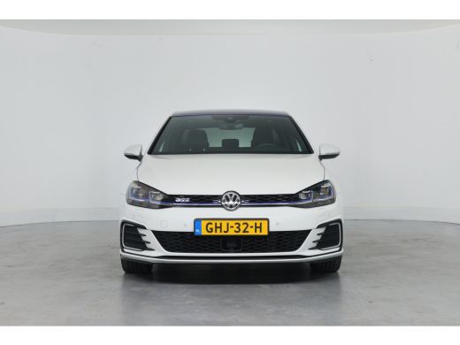 Volkswagen Golf 1.4 TSI PHEV GTE | LED | Camera | Leder | Memory | Sfeer Verlichting | Digital Cockpit | BLIS | K... ActivLease financial lease