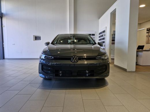 Volkswagen Golf Life Edition 1.5 eHybrid 204 PK | Stoelverwarming | Automaat | Sfeerverlichting | 17'' velgen | ActivLease financial lease
