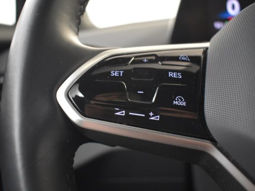 Volkswagen ID.5 Pro Business 77kWh 286pk | 360&deg; graden camera | Navigatie | Stoelverwarming | Elektrische achterk... ActivLease financial lease