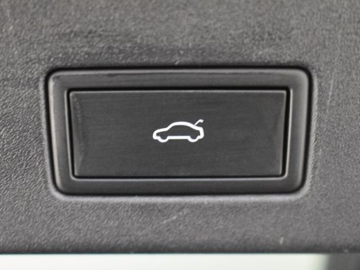 Volkswagen ID.5 Pro Business 77kWh 286pk | 360&deg; graden camera | Navigatie | Stoelverwarming | Elektrische achterk... ActivLease financial lease