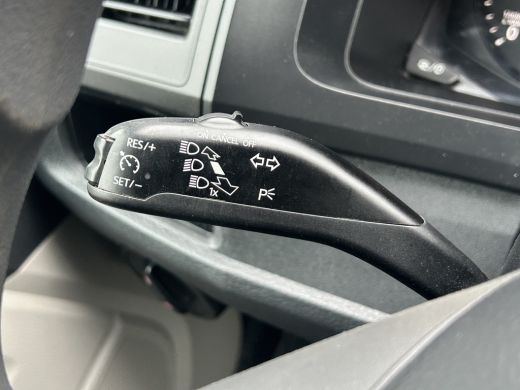 Volkswagen Transporter 2.0 TDI 102 PK TRENDLINE / L2H1 / 1e EIG. / DUBBEL CABINE / TREKHAAK / AIRCO / CRUISE ActivLease financial lease