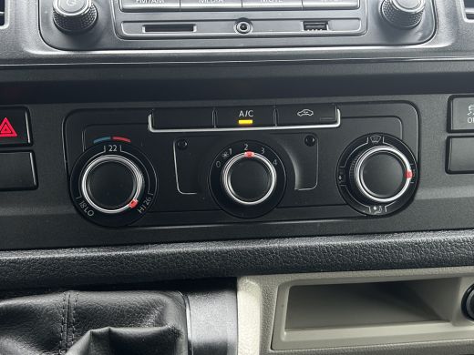 Volkswagen Transporter 2.0 TDI 102 PK TRENDLINE / L2H1 / 1e EIG. / DUBBEL CABINE / TREKHAAK / AIRCO / CRUISE ActivLease financial lease