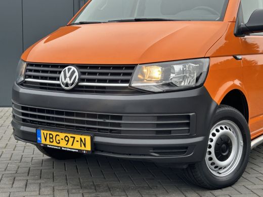 Volkswagen Transporter 2.0 TDI 102 PK TRENDLINE / L2H1 / 1e EIG. / DUBBEL CABINE / TREKHAAK / AIRCO / CRUISE ActivLease financial lease