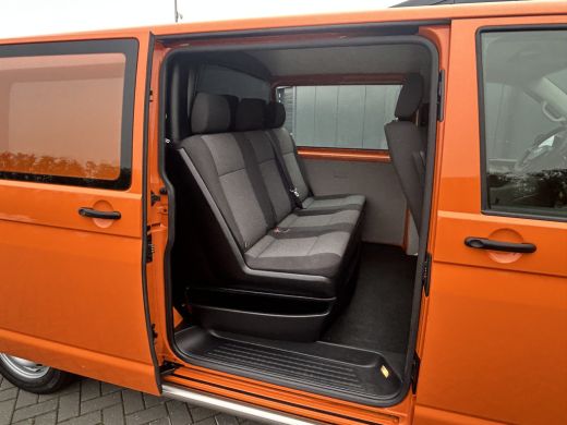 Volkswagen Transporter 2.0 TDI 102 PK TRENDLINE / L2H1 / 1e EIG. / DUBBEL CABINE / TREKHAAK / AIRCO / CRUISE ActivLease financial lease