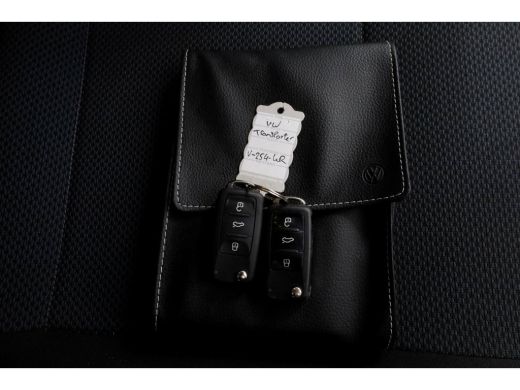 Volkswagen Transporter T6 2.0 TDI 102pk E6 L1H1 D.C. Comfortline Airco/Achterklep 01-2018 ActivLease financial lease