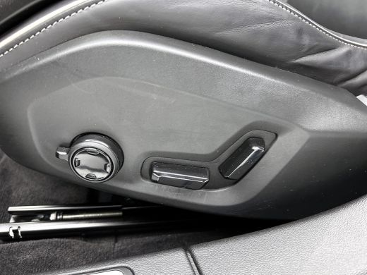 Volvo  V60 2.0 T8 Hybride SOH 94% AWD R-Design / Panoramadak / Leder / Navigatie / Adap. Cruise / Pdc.V+A / ... ActivLease financial lease