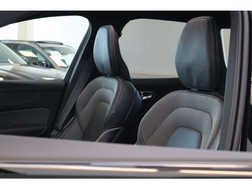 Volvo  XC60 T6 350PK Plus Black Edition | Trekhaak | 360 | Getint Glas | Adap Cruise | HK Audio. | Blis ActivLease financial lease