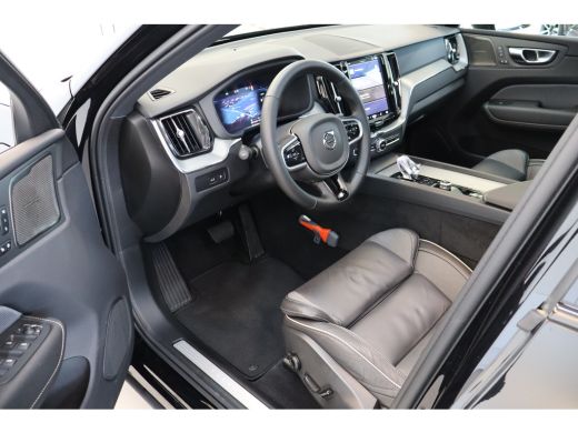 Volvo  XC60 T6 350PK Plus Black Edition | Trekhaak | 360 | Getint Glas | Adap Cruise | HK Audio. | Blis ActivLease financial lease