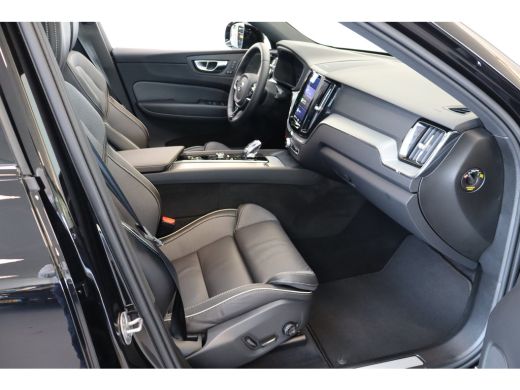 Volvo  XC60 T6 350PK Plus Black Edition | Trekhaak | 360 | Getint Glas | Adap Cruise | HK Audio. | Blis ActivLease financial lease