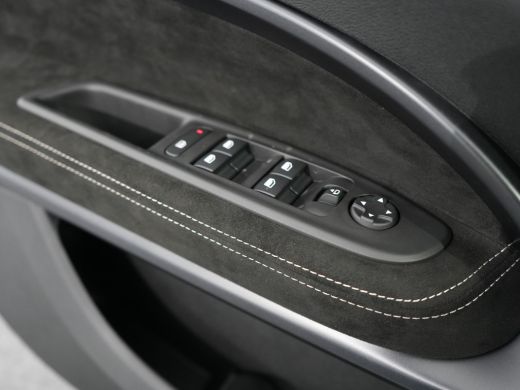 Alfa Romeo Junior Ibrida Sport Speciale, (2026) | Bi-color dak | Elektrisch bediend panoramisch schuifdak | Techno ... ActivLease financial lease