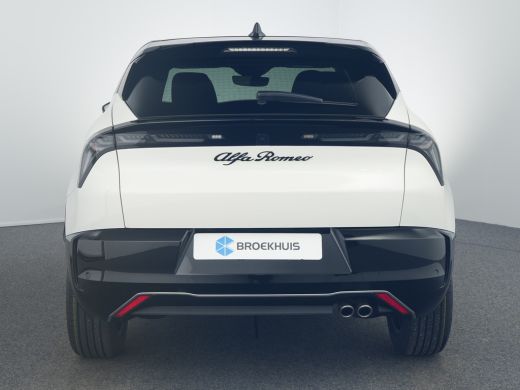 Alfa Romeo Junior Ibrida Sport Speciale, (2026) | Bi-color dak | Elektrisch bediend panoramisch schuifdak | Techno ... ActivLease financial lease