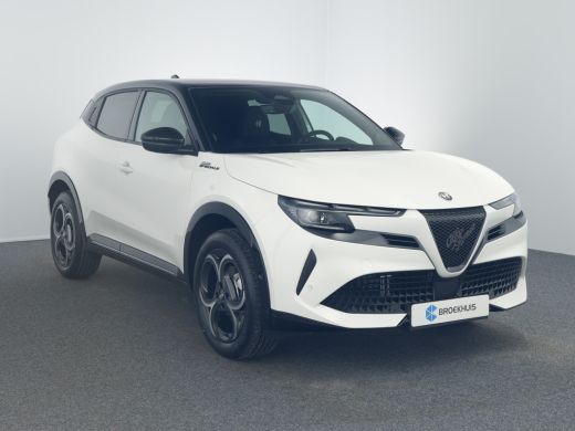 Alfa Romeo Junior Ibrida Sport Speciale, (2026) | Bi-color dak | Elektrisch bediend panoramisch schuifdak | Techno ... ActivLease financial lease