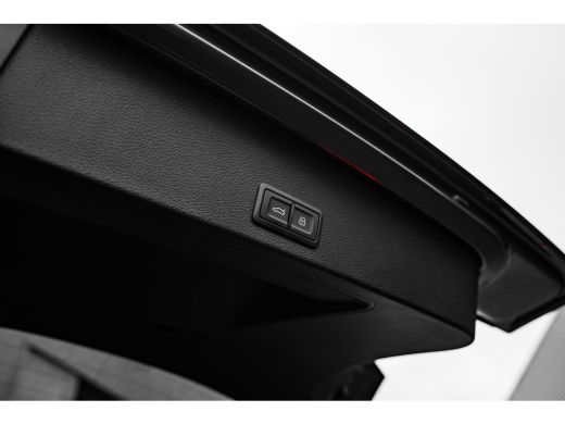 Audi Q2 35 TFSI S Edition 150 PK | Trekhaak | Achteruitrijcamera | Matrix LED Koplampen | Luxe Lederen Be... ActivLease financial lease