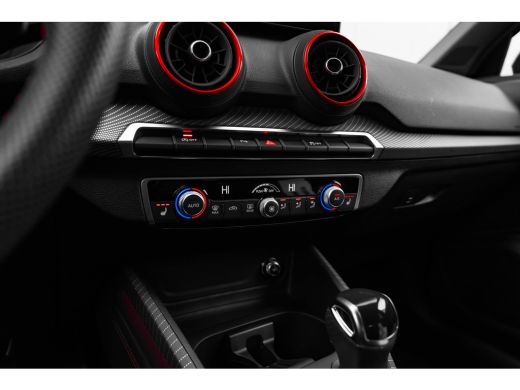 Audi Q2 35 TFSI S Edition 150 PK | Trekhaak | Achteruitrijcamera | Matrix LED Koplampen | Luxe Lederen Be... ActivLease financial lease