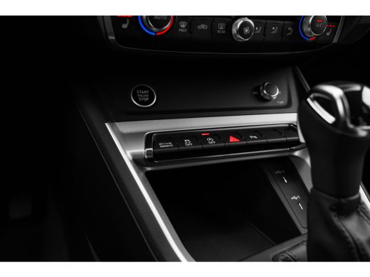 Audi Q3 35 TFSI Advanced edition 150PK | Trekhaak | Camera Achter | Privacy Glas | Comfort Sleutel | Appl... ActivLease financial lease