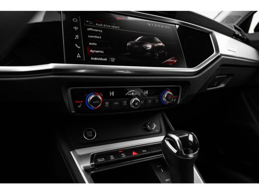 Audi Q3 35 TFSI Advanced edition 150PK | Trekhaak | Camera Achter | Privacy Glas | Comfort Sleutel | Appl... ActivLease financial lease