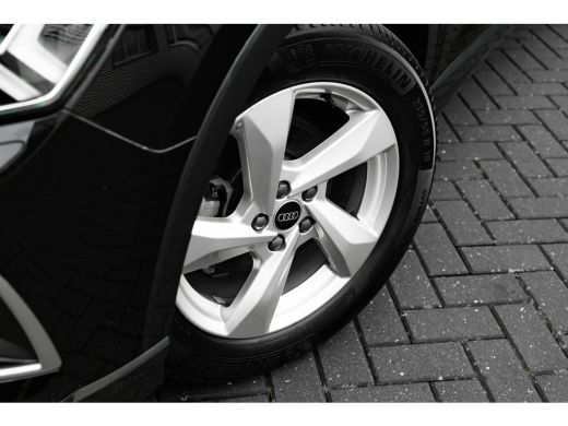 Audi Q3 35 TFSI Advanced edition 150PK | Trekhaak | Camera Achter | Privacy Glas | Comfort Sleutel | Appl... ActivLease financial lease