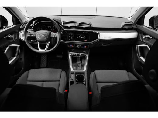 Audi Q3 35 TFSI Advanced edition 150PK | Trekhaak | Camera Achter | Privacy Glas | Comfort Sleutel | Appl... ActivLease financial lease