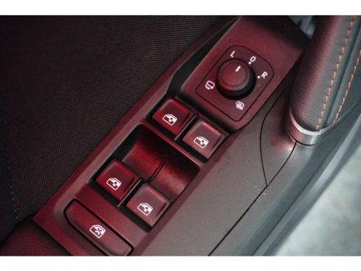 CUPRA Leon Sportstourer 1.5 e-Hybrid 204 pk 6-DSG | Achteruitrijcamera | Elektrische achterklep | Stoel/stuur verwarming ActivLease financial lease