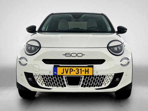 Fiat 600 1.2 Hybrid Bicolore CAMERA | CLIMA | DODEHOEKDETECT | NAVI-CARPLAY ActivLease financial lease