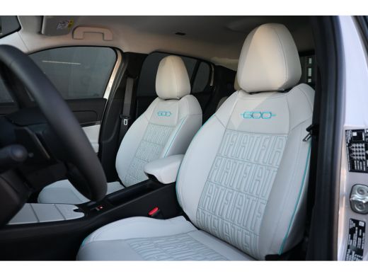 Fiat 600 1.2 Hybrid La Prima 145pk VOORRAAD-ACTIE! 8 Jaar Garantie! | Vol-Leder | Adaptive Cruise | Stoelv... ActivLease financial lease