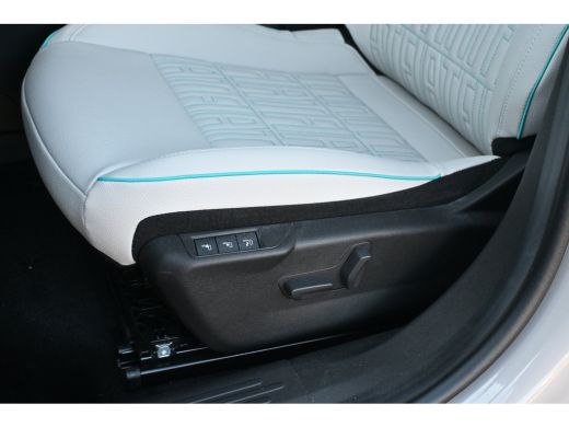 Fiat 600 1.2 Hybrid La Prima 145pk VOORRAAD-ACTIE! 8 Jaar Garantie! | Vol-Leder | Adaptive Cruise | Stoelv... ActivLease financial lease