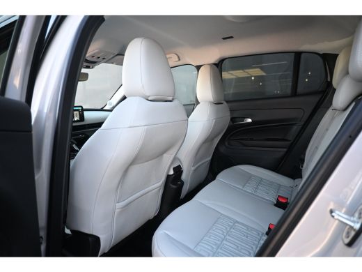 Fiat 600 1.2 Hybrid La Prima 145pk VOORRAAD-ACTIE! 8 Jaar Garantie! | Vol-Leder | Adaptive Cruise | Stoelv... ActivLease financial lease