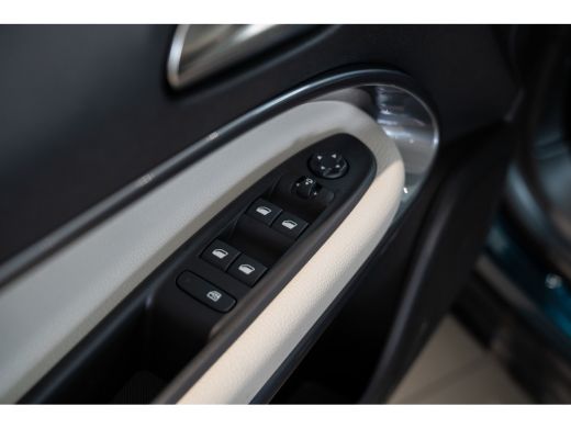 Fiat 600 1.2 Hybrid La Prima | 8 Jaar Garantie | Climate Controle | Camera | Navigatie | Parkeersensoren |... ActivLease financial lease