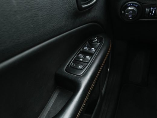 Jeep Compass 1.3T Limited (INCL-BTW) *LEATHER-MICROFIBRE | FULL-LED | NAVI-FULLMAP | KEYLESS | COMFORTSEATS | ... ActivLease financial lease