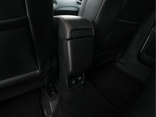 Jeep Compass 1.3T Limited (INCL-BTW) *LEATHER-MICROFIBRE | FULL-LED | NAVI-FULLMAP | KEYLESS | COMFORTSEATS | ... ActivLease financial lease