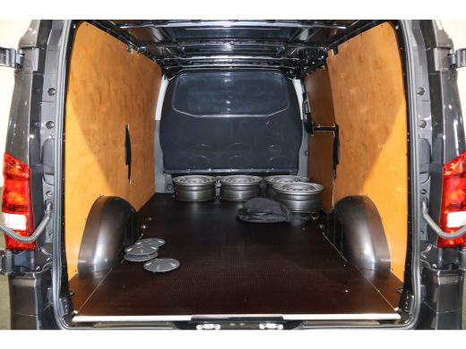 Mercedes-Benz eVito 112 L3 60 kWh Spoilerpakket ActivLease financial lease