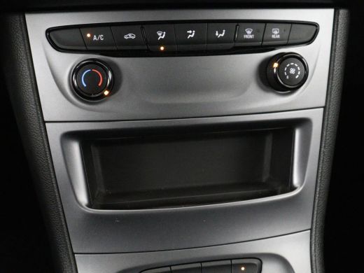 Opel Astra 1.0 Turbo 120 Jaar Edition | Trekhaak | Carplay | Navigatie | Cruise control | Airco | Parkeerhul... ActivLease financial lease