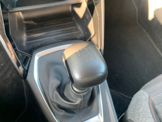 Peugeot 2008 1.2 PureTech Active Airco | AppleCarPlay/ Android Auto | Cruise Control | DAB | Navi | PDC Achter | ActivLease financial lease