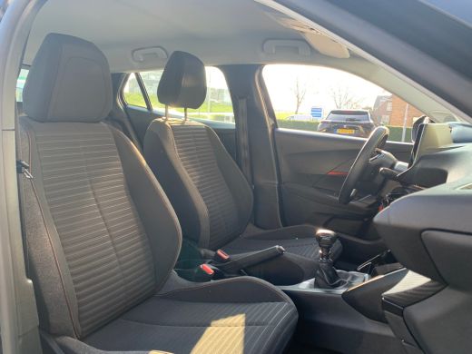 Peugeot 2008 1.2 PureTech Active Airco | AppleCarPlay/ Android Auto | Cruise Control | DAB | Navi | PDC Achter | ActivLease financial lease