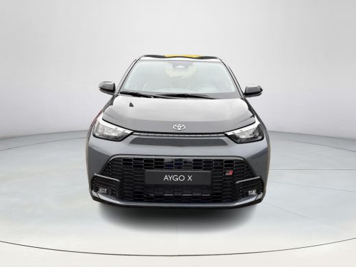 Toyota Aygo Hybrid 115 GR Sport **STORM GREY/ NIEUWE AUTO/ DIRECT LEVERBAAR** ActivLease financial lease
