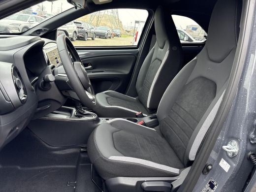 Toyota Aygo Hybrid 115 GR Sport **STORM GREY/ NIEUWE AUTO/ DIRECT LEVERBAAR** ActivLease financial lease