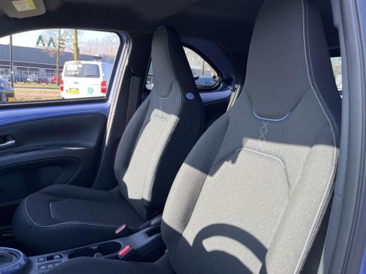 Toyota Aygo Hybrid 115 pulse | Easy Pack | &euro; 500 extra inruilwaarde | ActivLease financial lease