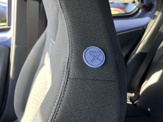 Toyota Aygo Hybrid 115 pulse | Easy Pack | &euro; 500 extra inruilwaarde | ActivLease financial lease