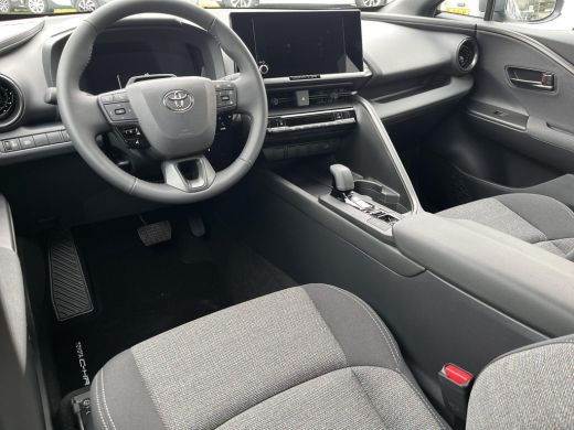 Toyota C-HR 1.8 Hybrid 140 Dynamic | Uit voorraad leverbaar | &euro; 2.000 extra inruilwaarde | ActivLease financial lease