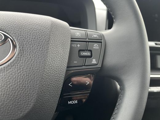 Toyota C-HR 1.8 Hybrid 140 Dynamic | Uit voorraad leverbaar | &euro; 2.000 extra inruilwaarde | ActivLease financial lease