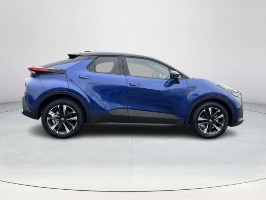 Toyota C-HR 1.8 Hybrid 140 Dynamic | Uit voorraad leverbaar | &euro; 2.000 extra inruilwaarde | ActivLease financial lease