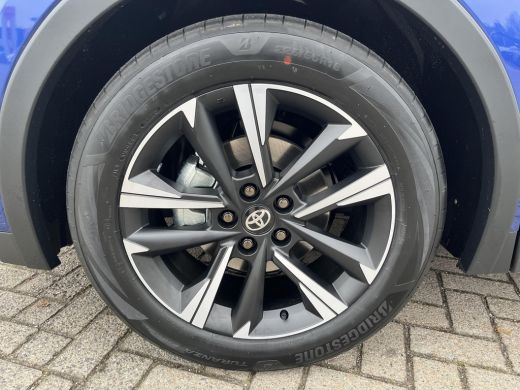 Toyota C-HR 1.8 Hybrid 140 Dynamic | Uit voorraad leverbaar | &euro; 2.000 extra inruilwaarde | ActivLease financial lease