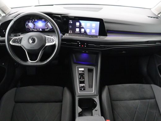 Volkswagen Golf 1.4 eHybrid Style | Head-Up | Stoelverwarming | Trekhaak | Sfeerverlichting | Massage | Camera | ... ActivLease financial lease