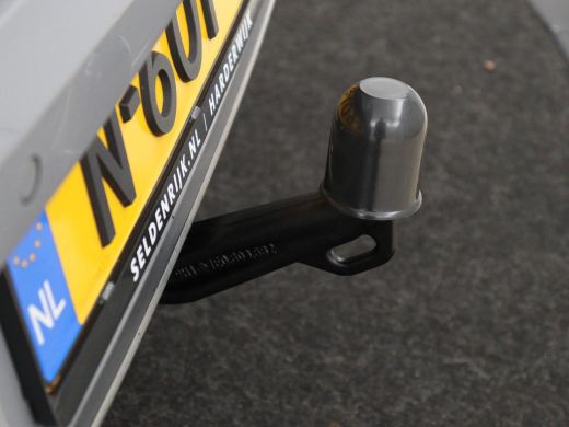 Volkswagen Golf 1.4 eHybrid Style | Head-Up | Stoelverwarming | Trekhaak | Sfeerverlichting | Massage | Camera | ... ActivLease financial lease