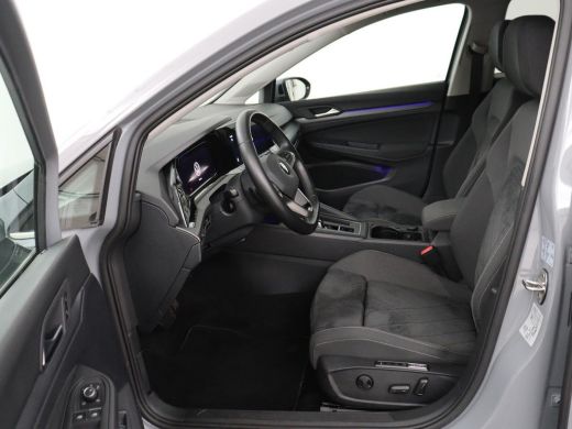 Volkswagen Golf 1.4 eHybrid Style | Head-Up | Stoelverwarming | Trekhaak | Sfeerverlichting | Massage | Camera | ... ActivLease financial lease