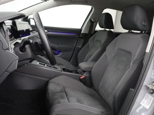 Volkswagen Golf 1.4 eHybrid Style | Head-Up | Stoelverwarming | Trekhaak | Sfeerverlichting | Massage | Camera | ... ActivLease financial lease