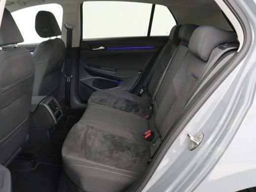 Volkswagen Golf 1.4 eHybrid Style | Head-Up | Stoelverwarming | Trekhaak | Sfeerverlichting | Massage | Camera | ... ActivLease financial lease
