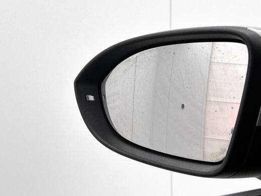 Volkswagen ID.3 First Plus 150KW / 58 kWh / Pdc+Camera / Navigatie / Xenon / Aico-ecc./ Radio multimedia / Apk 10... ActivLease financial lease